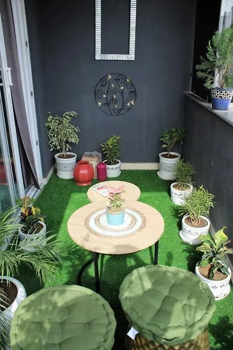 グルガウンZaniah - 1Bhk, 2 Balconies, Free Parking & Wi-Fiアパートメント