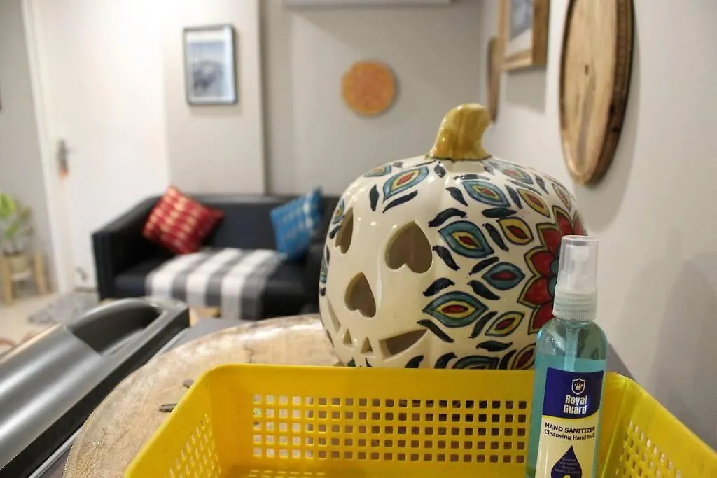 アパート グルガウンZaniah - 1Bhk, 2 Balconies, Free Parking & Wi-Fiアパートメント