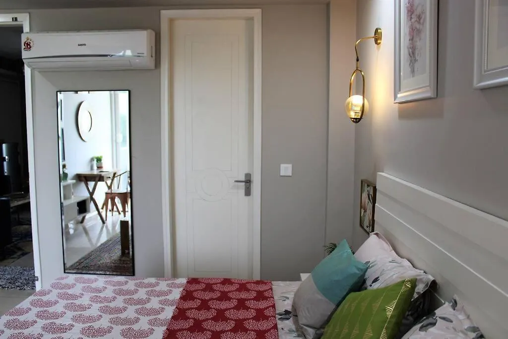 アパート グルガウンZaniah - 1Bhk, 2 Balconies, Free Parking & Wi-Fiアパートメント